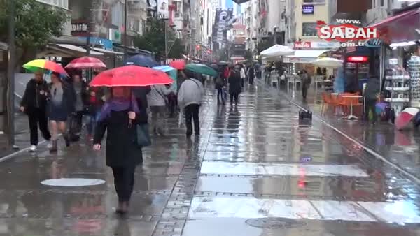 İzmir'de yağmur etkili olmaya başladı
