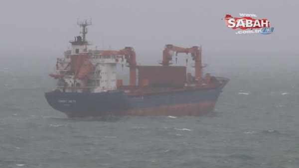 Zonguldak'ta şiddetli fırtına... Açıkta demirleyen gemiler beşik gibi sallandı