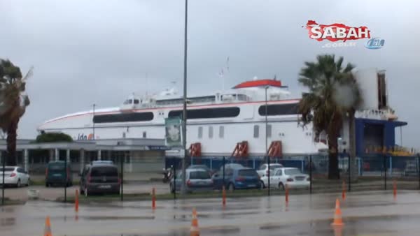 Bandırma'da fırtına... Deniz otobüsü seferleri iptal edildi