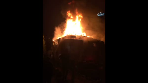 Adana’nın Aladağ ilçesinde bir öğrenci yurdunda yangın çıktı.