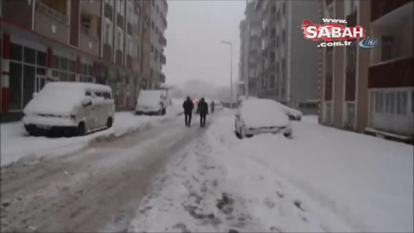 Ağrı’da kar yağışı nedeniyle okullar tatil edildi