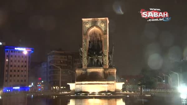 İstanbul’da karla karışık yağmur gece boyunca etkili oldu videosunu