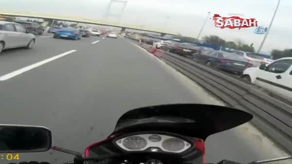 15 Temmuz Şehitler Köprüsü'ndeki motosiklet kazası kamerada