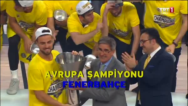 Fenerbahçe kupayı böyle kaldırdı!