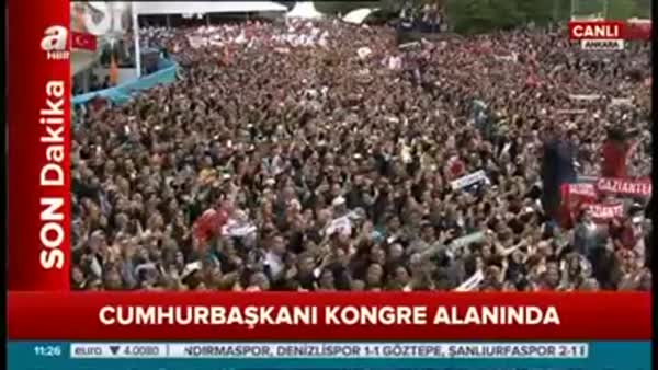 Cumhurbaşkanı Erdoğan salon dışındakilere hitap etti