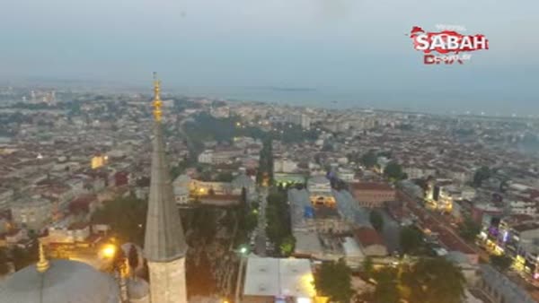 Binlerce vatandaş Fatih Camii avlusunda iftar yaptı