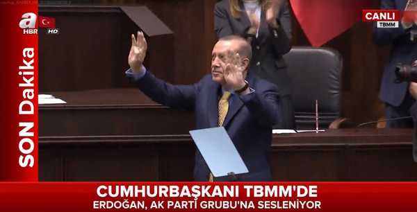 Cumhurbaşkanı Erdoğan 'Bir şarkısın sen' sözleriyle karşılandı