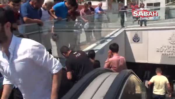 Taksim Meydanı'nda kolu yürüyen merdivene sıkışan şahsı itfaiye kurtardı