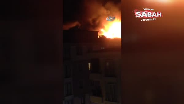 Esenyurt’ta bir binanın çatı katında büyük yangın çıktı