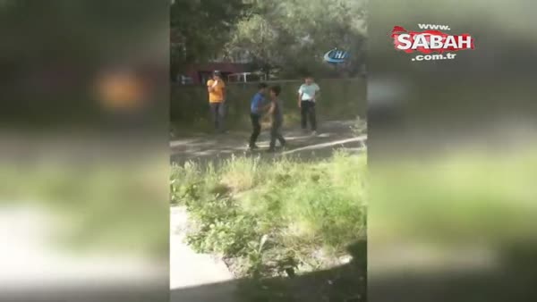 Erzurum’da iki çocuğun kavgasını arkadaşları gülerek izledi
