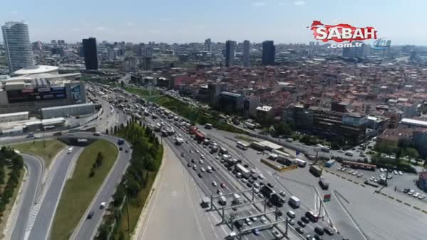 İstanbul'da başlayan bayram trafiği havadan görüntülendi