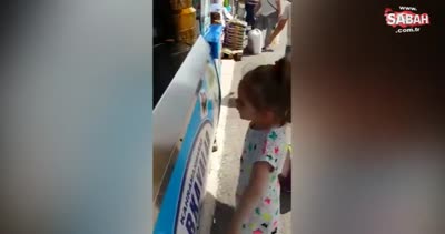Maraş dondurmacısına sinirlenen tatlı kız