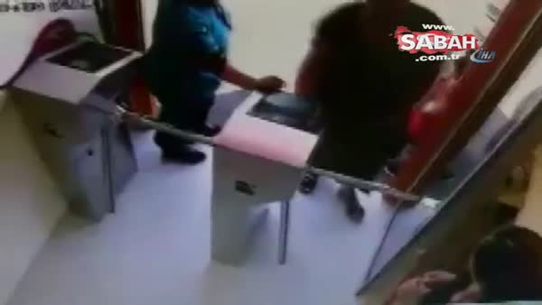Kadın tuvalet görevlisini bir lira için tekme tokat dövdüler