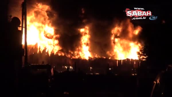 Tarsus Sebze Hali'nde büyük yangın