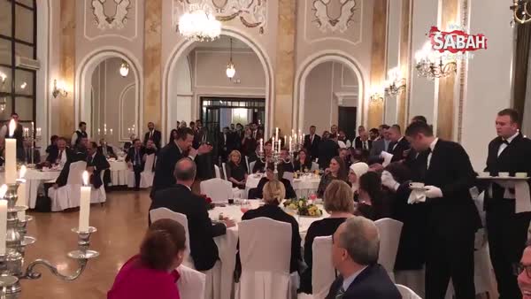 Sırbistan Dışişleri Bakanı Dacic Cumhurbaşkanı Erdoğan için türkü söyledi