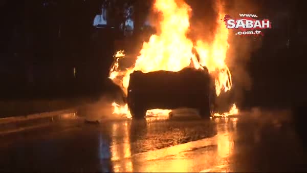 İstanbul'un ortasında Jeepini yaktı yetmedi birde...