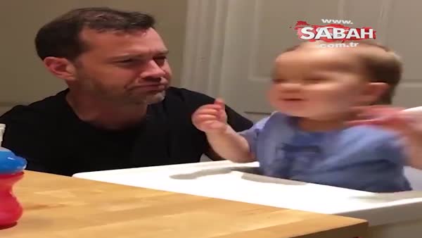 Babasıyla beatbox yapan bebek