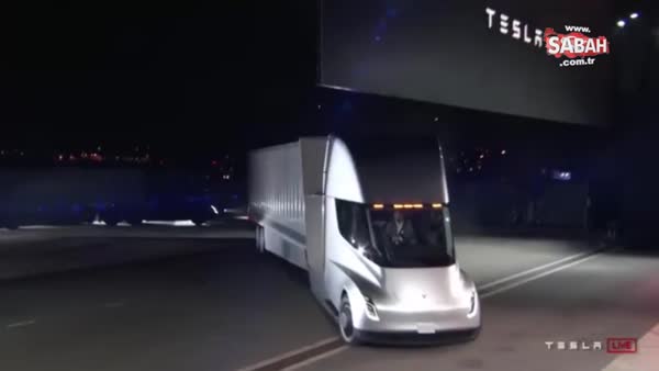 Elon Musk Tesla Semi'yi böyle tanıttı: İşte dünyanın ilk elektrikli TIR'ı!