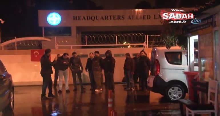 AK Partili gençlerden NATO’ya gece yarısı protestosu