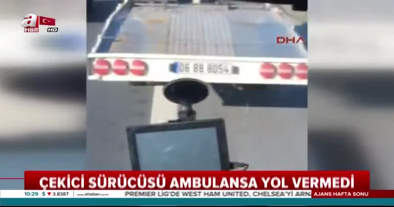 Ambulansa yol vermeyen çekici!