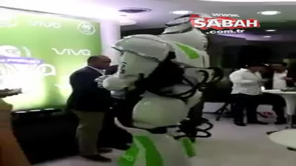 Dans eden robot sosyal medyayı salladı