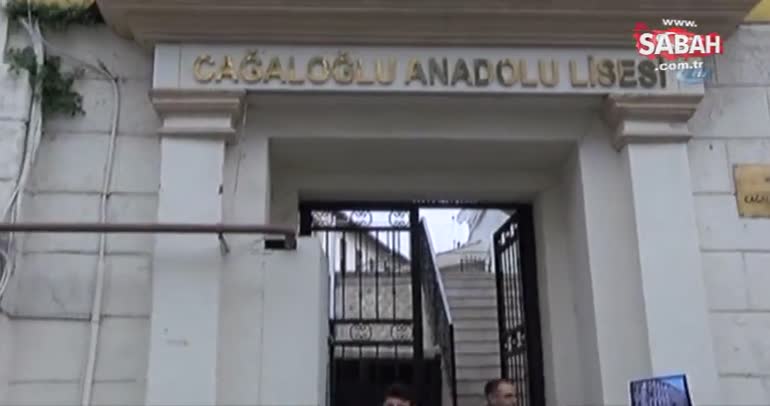 Cağaloğlu Anadolu Lisesinde veliler müdüre sahip çıktı