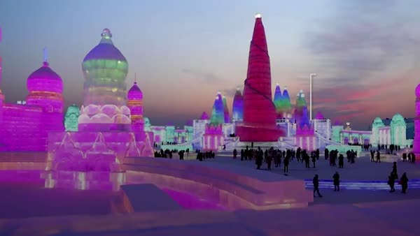 Dünyanın en büyük buz festivali başladı