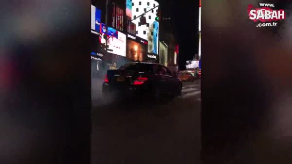 Amerika polisi lüks otomobili eliyle durdurmaya çalıştı