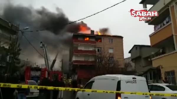 Sultanbeyli'de bir binanın çatı katında yangın çıktı
