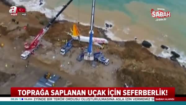Trabzon'da pistten çıkıp çamura saplanan uçak 11 saatte çıkarıldı