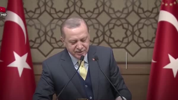 Cumhurbaşkanı Erdoğan, 44. Muhtarlar toplantısında Abdurrahim Karakoç’un “Vatan ve Biz” şiirini okudu.