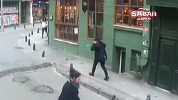 Kadıköy'de liseli kıza sokak ortasında saldırı