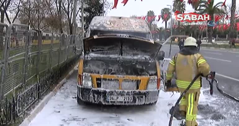 Vatan Caddesi’nde yanan PTT aracı trafiği durdurdu