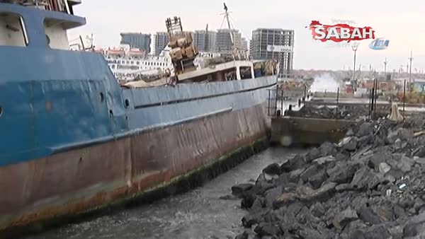 Zeytinburnu'nda gemi sahile vurdu