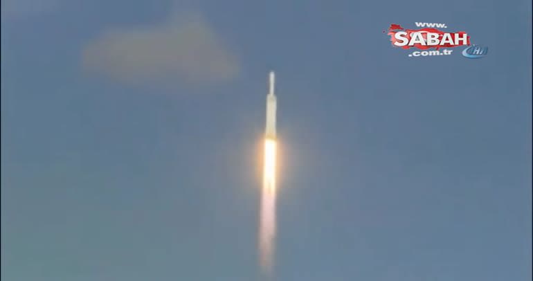 Falcon Heavy uzaya fırlatıldı