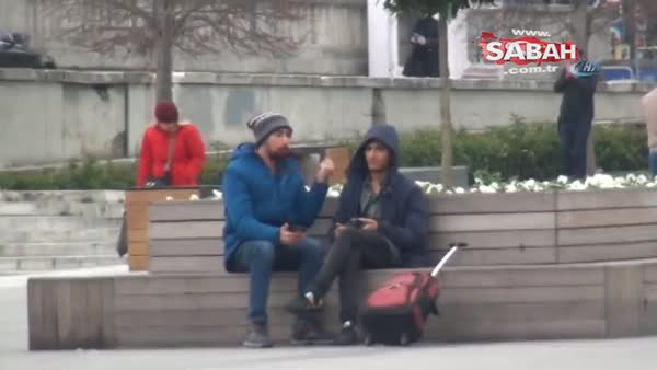 Taksim Meydanı'nda psikoloji öğrencilerinden sosyal deney