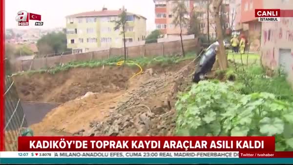 Kadıköy'de toprak kayması!