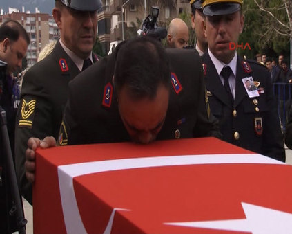 Şehit Jandarma Astsubay Kıdemli Çavuş Uğur Palancı İzmir'de son yolculuğuna uğurlanıyor!