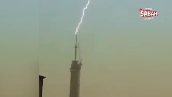 İstanbul Çamlıca'daki televizyon kulesine yıldırımın düşme anı kamerada!