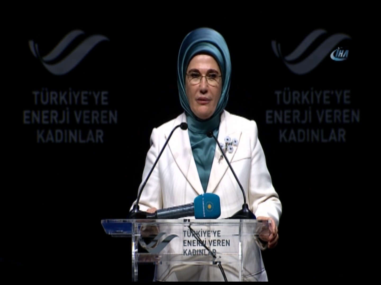 Hülya Avşar kimdir, hayatı Hülya Avşar kimdir, hayatı