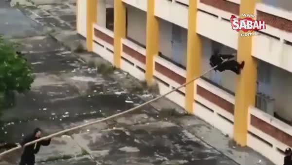 Meksika polisinden operasyon! Bakın binaya nasıl tırmandılar