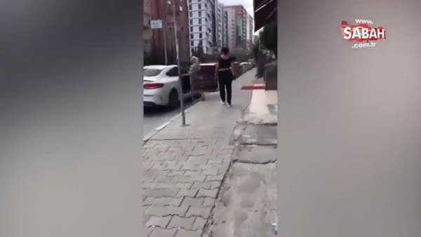 Kadınlar lüks otomobildeki bir kadını darp ederek  araçtan indirip sokak ortasında şiddet uyguladı!