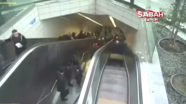 İstanbul'da metronun yürüyen merdivenin çökme anı kamerada