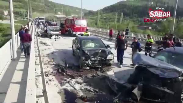 Sakarya'da 3 otomobil çarpıştı: 1 ölü, 3 yaralı