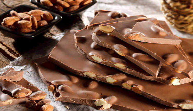 Cevizli Bademli Çikolata