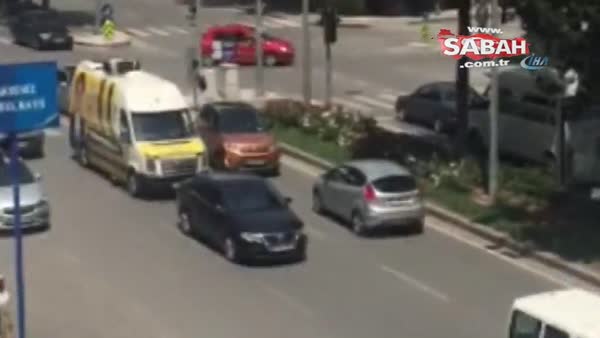 Ters yönde giden otomobil trafiği tehlikeye böyle düşürdü