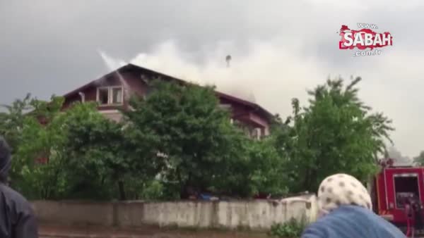 Karabük Safranbolu'da yıldırım bir evin çatısını ve ormanı yaktı