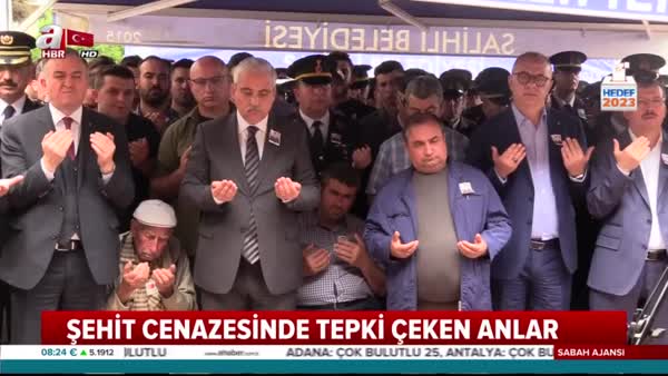 CHP'li vekilden şehit cenazesinde skandal hareket!