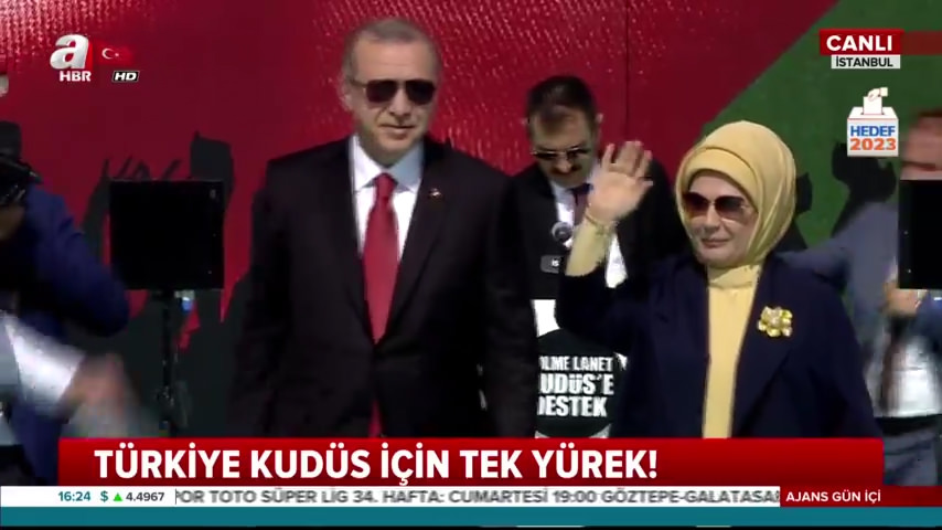 Cumhurbaşkanı Erdoğan coşkulu bir kalabalık tarafından karşılandı