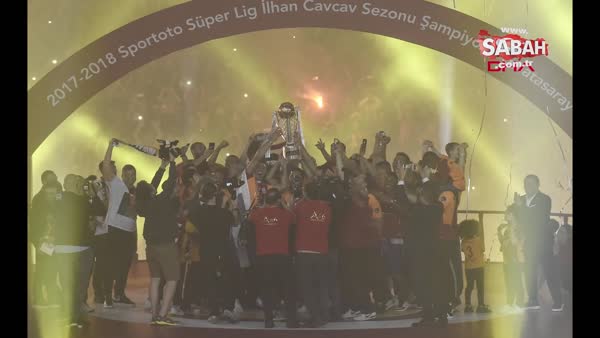 Galatasaray 21'inci şampiyonluğunu kutladı